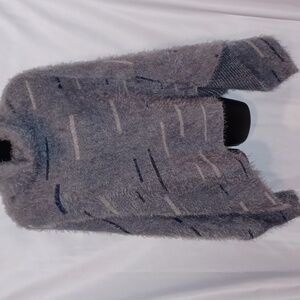 G cover up Size medium long sides, beautiful gray, fuzzy, soft